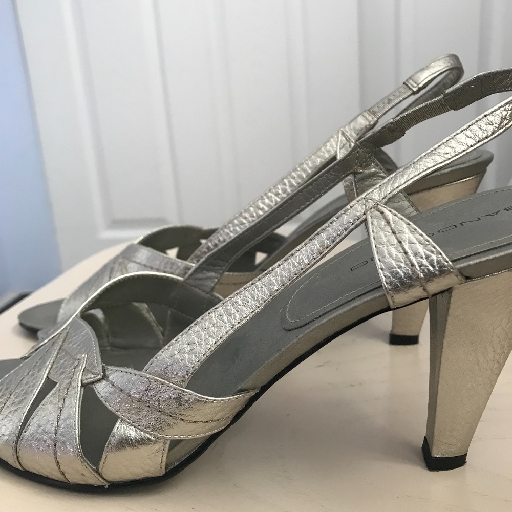 Bandolino | Silver Metallic Heels - Picture 5 of 8